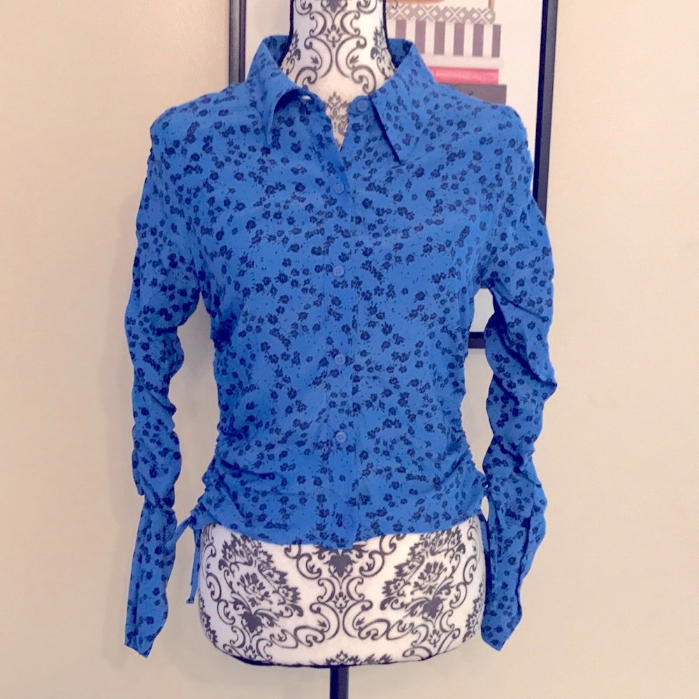 NWT Zara Blue Print Long Sleeve Blouse - Small